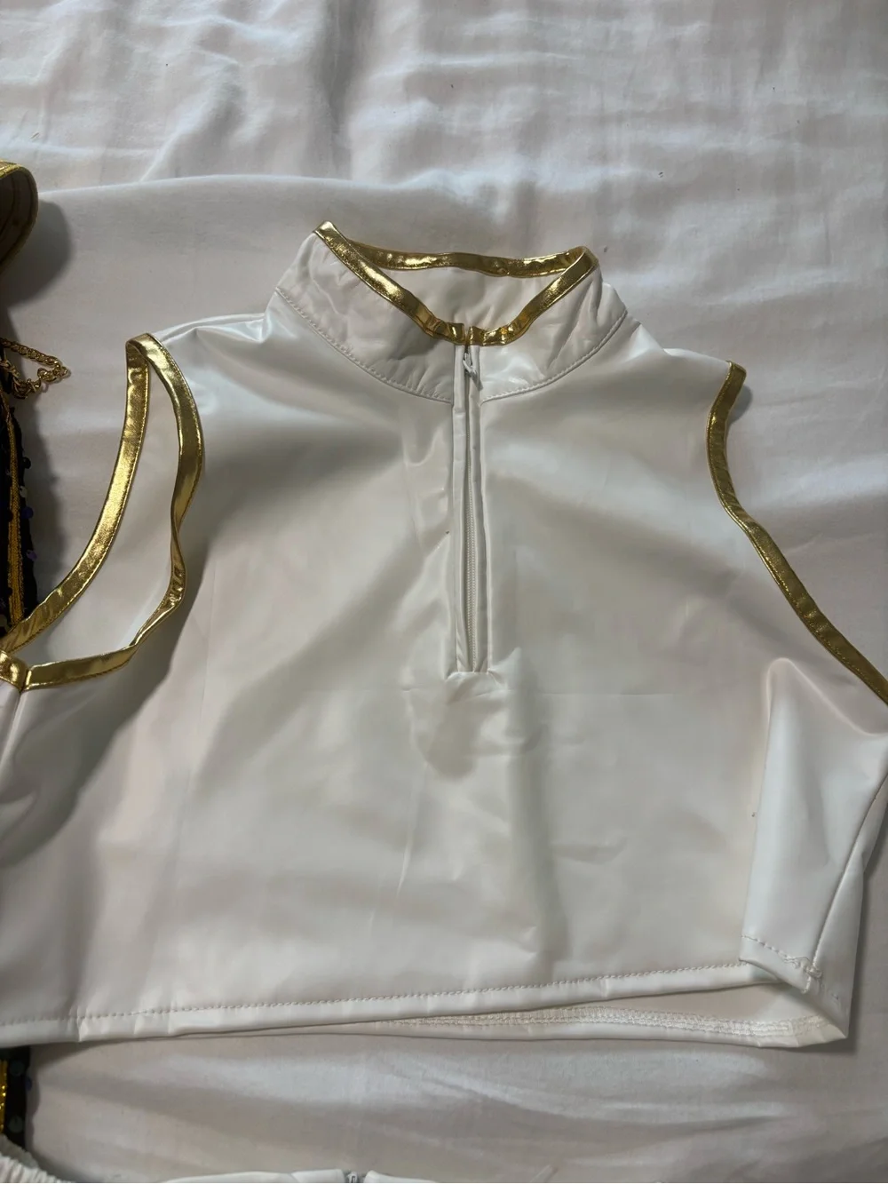 KPOP DEMON HUNTRX deluxe RUMI golden Sequin Cropped Jacket & White Crop Top Set - Picture 9 of 12